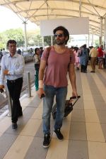 Karthik Arya snapped at the airport in Mumbai on 26th Feb 2016